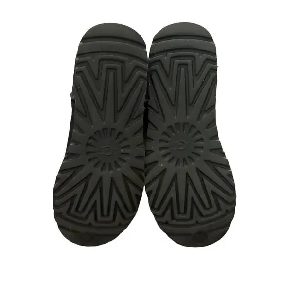 UGG Classic Short II Black Suede Shearling Boots Size 7 - Picture 11 of 12